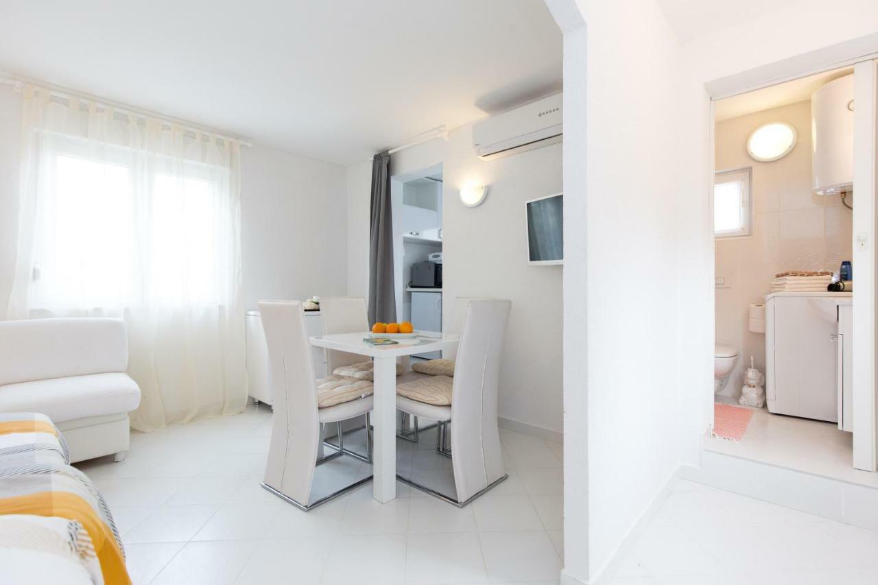 Apartments Bernarda Skrbčići Buitenkant foto