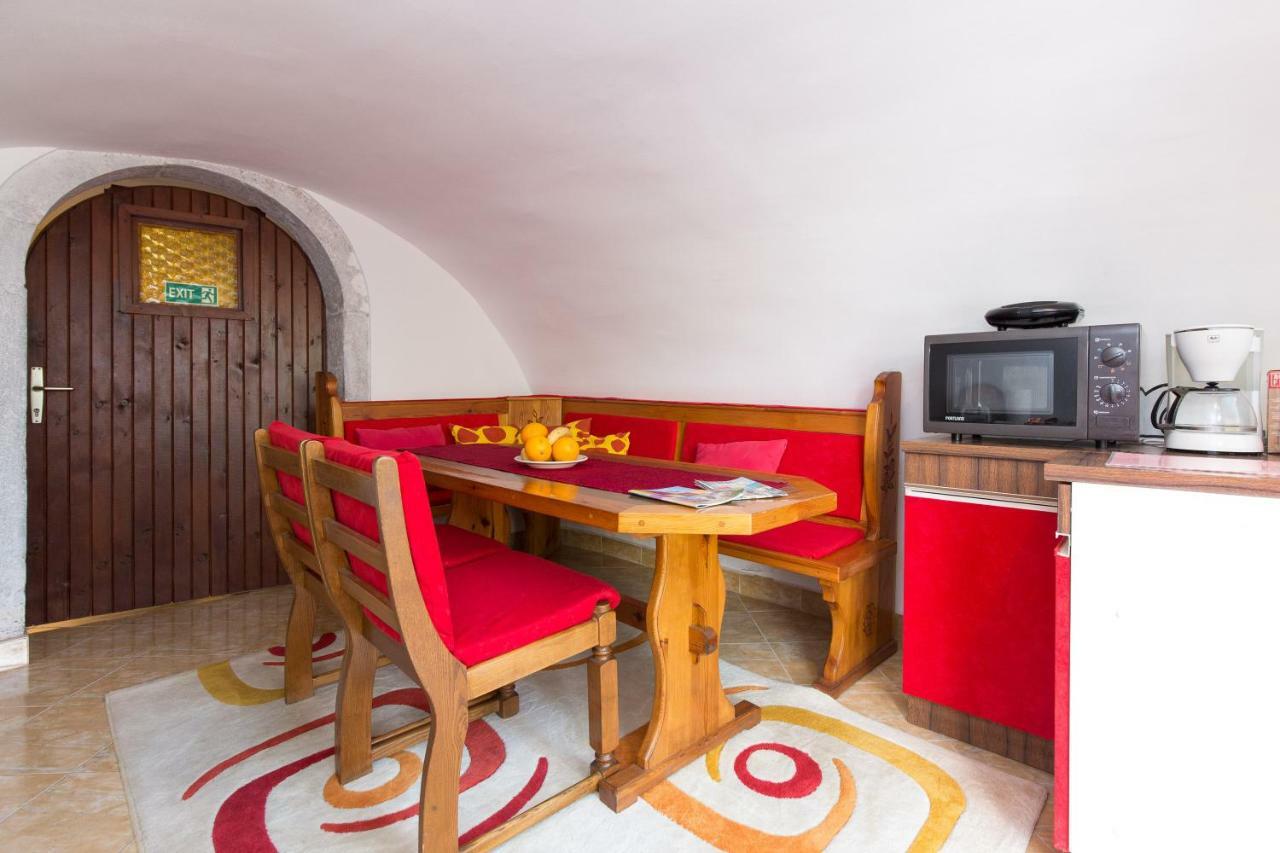 Apartments Bernarda Skrbčići Buitenkant foto