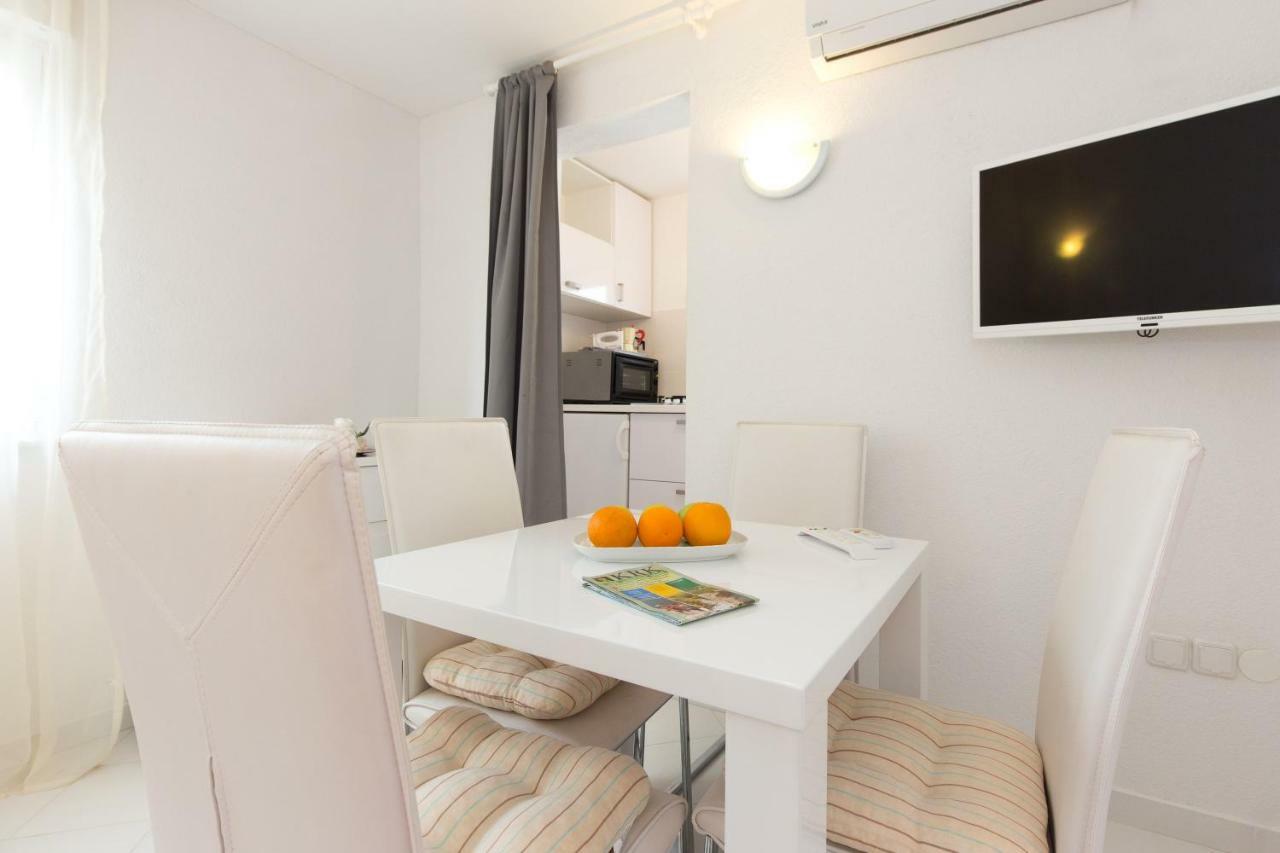 Apartments Bernarda Skrbčići Buitenkant foto