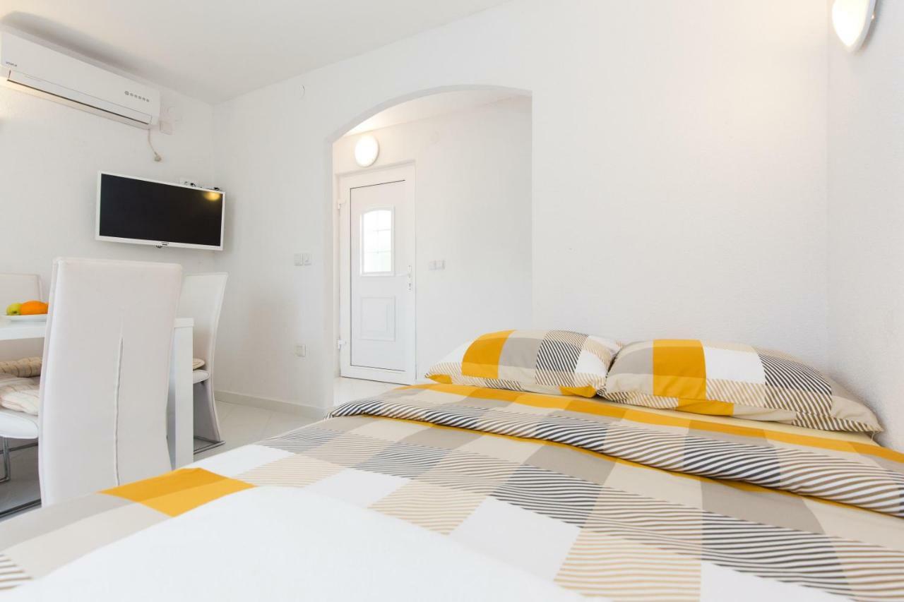 Apartments Bernarda Skrbčići Buitenkant foto